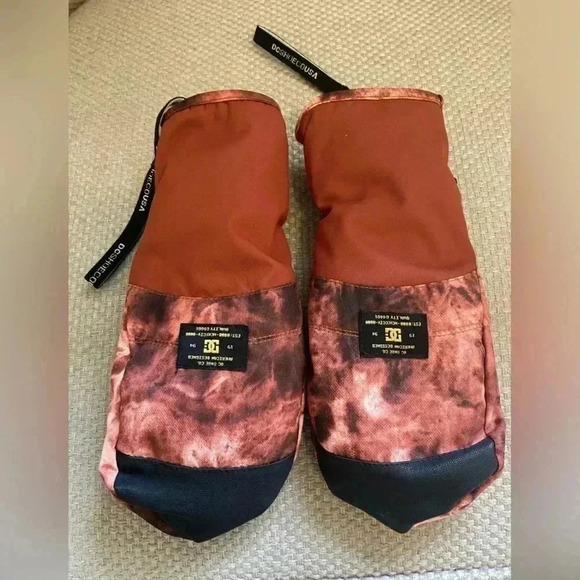 Men’s DC Tribute Mittens Sz M - Picture 1 of 4